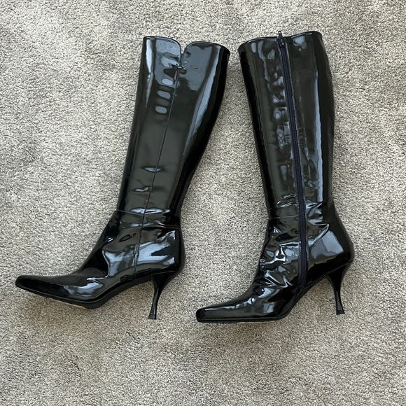 Sexy Stuart Weitzman Glossy Black Heeled Boots size 9.5 NEW w/minor flaws - Picture 1 of 15